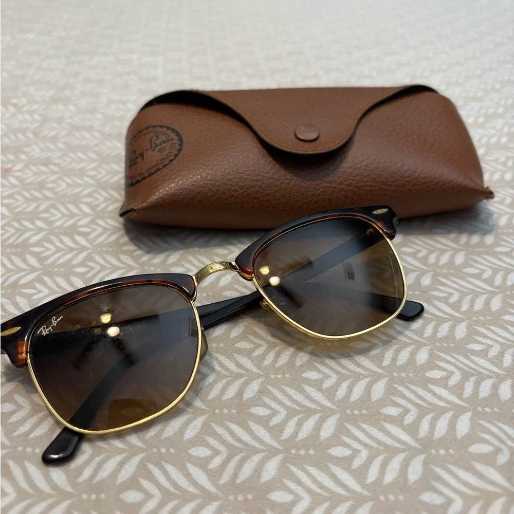 Ray-Ban Tortoise and Gold Sunglasses with Brown Case - Picture 2 of 4